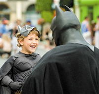Warner Bros Movie World - Lightning Ridge Tourism