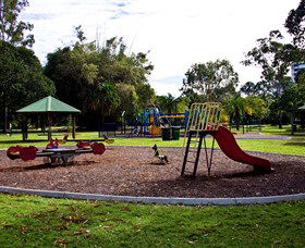 Cascade Gardens - Lightning Ridge Tourism 0