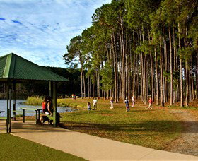 Pizzey Park - Lightning Ridge Tourism 0