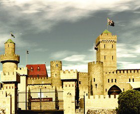 Sunshine Castle Bli Bli - Lightning Ridge Tourism 0