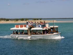 Caloundra Cruise - Lightning Ridge Tourism 0