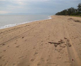 Forrest Beach - Lightning Ridge Tourism 0