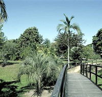 Ingham Memorial Gardens - Lightning Ridge Tourism