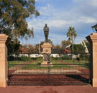 Dalby War Memorial and Gates - Lightning Ridge Tourism