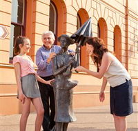 Birthplace of PL Travers - Lightning Ridge Tourism