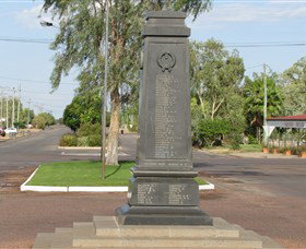 Winton War Memorial - Lightning Ridge Tourism 0