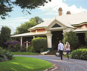Historical Walk Through Russell Street - Lightning Ridge Tourism 0