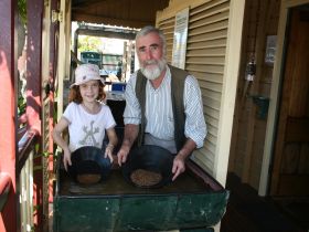Queenton QLD Lightning Ridge Tourism
