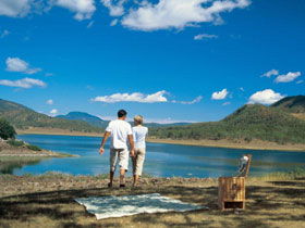 Lake Maroon - Lightning Ridge Tourism 0