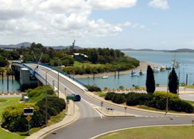 Gladstone Marina - Lightning Ridge Tourism 0