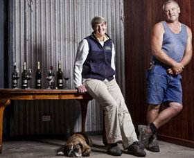 Jones Winery & Vineyard - Lightning Ridge Tourism 0
