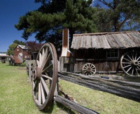 Moe VIC Lightning Ridge Tourism