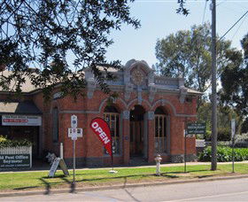 Old Post Office Seymour - Fine Art Gallery & Licensed Restaurant - Lightning Ridge Tourism 0
