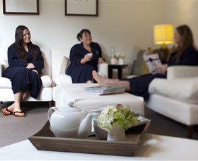 Natskin Day Spa Retreat - Lightning Ridge Tourism 0