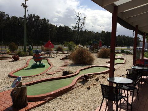 Illawarra Golf Complex - Lightning Ridge Tourism 4