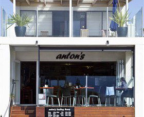 Antons - Lightning Ridge Tourism 0