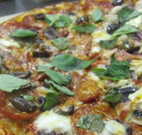 Mezzadellas Woodfired Pizza and Tapas - Lightning Ridge Tourism