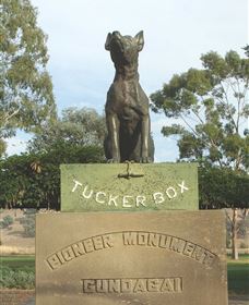 The Dog On The Tucker Box - Lightning Ridge Tourism 0