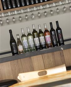 BAIE Wines - Lightning Ridge Tourism 0