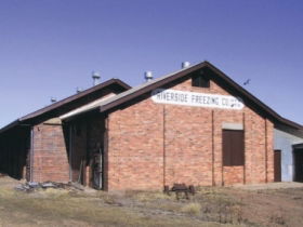 Riverside Freezing Works And Rabbit Factory - Lightning Ridge Tourism 0