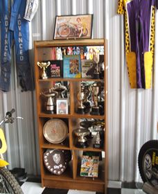 Ash's Speedway Museum - Lightning Ridge Tourism 0