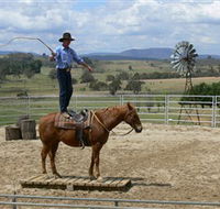 Boggy Creek Shows - Lightning Ridge Tourism