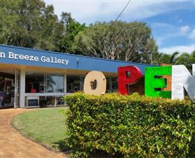 Ocean Breeze Gallery - Lightning Ridge Tourism 1