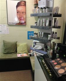 Bright Beauty Beautique - Lightning Ridge Tourism 0