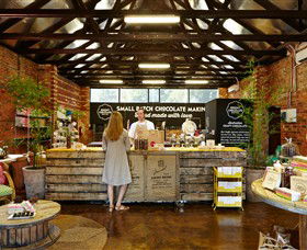 Bright Chocolate - Lightning Ridge Tourism 1