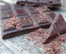 Bright Chocolate - Lightning Ridge Tourism 6