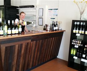 Billy Button Wines - Lightning Ridge Tourism 0