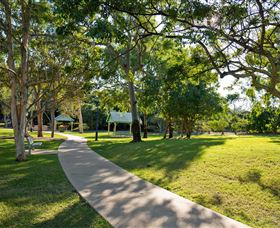 Millennium Esplanade And Tannum Sands Beach - Lightning Ridge Tourism 0