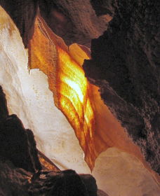Careys Cave - Lightning Ridge Tourism 1