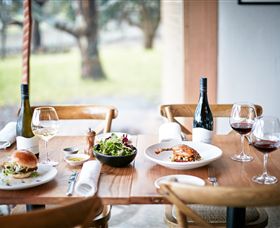 Yabby Lake Vineyard & Cellar Door - Lightning Ridge Tourism 4