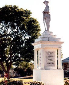 Goombungee War Memorial - Lightning Ridge Tourism 1