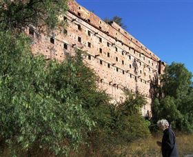 Glen Davis Ruins - Lightning Ridge Tourism 0