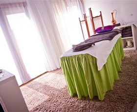 Paci Spa - Lightning Ridge Tourism 1