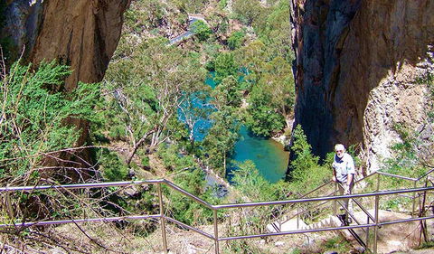 Carlotta Arch Walking Track - Lightning Ridge Tourism 0