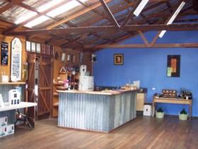 Pyramids Road Wines - Lightning Ridge Tourism 1