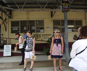 Shire Shuttle Bus  - Lightning Ridge Tourism 4
