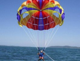 Port Stephens Parasailing - Lightning Ridge Tourism 2