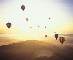 Cloud 9 Balloon Flights - Lightning Ridge Tourism 2