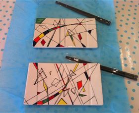 Jennys Painted Pots - Lightning Ridge Tourism 0
