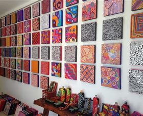 Bouddi Gallery - Contemporary Aboriginal Art - Lightning Ridge Tourism 1