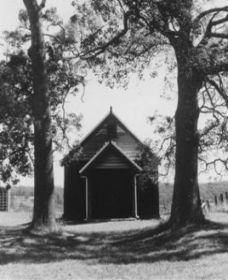 St Matthews Anglican Church - Lightning Ridge Tourism 1