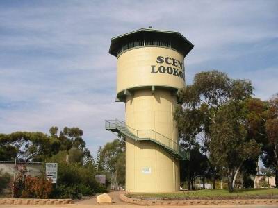 Berri Lookout Tower - Lightning Ridge Tourism 0