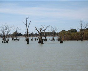 Lake Victoria - Lightning Ridge Tourism 3