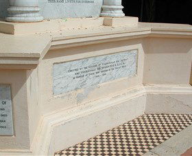 Charleville War Memorial - Lightning Ridge Tourism 3
