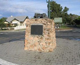 Ferguson Tractor Monument - Lightning Ridge Tourism 1