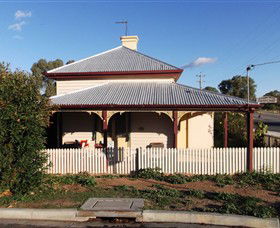 Former Customs Officers Residence - Lightning Ridge Tourism 0